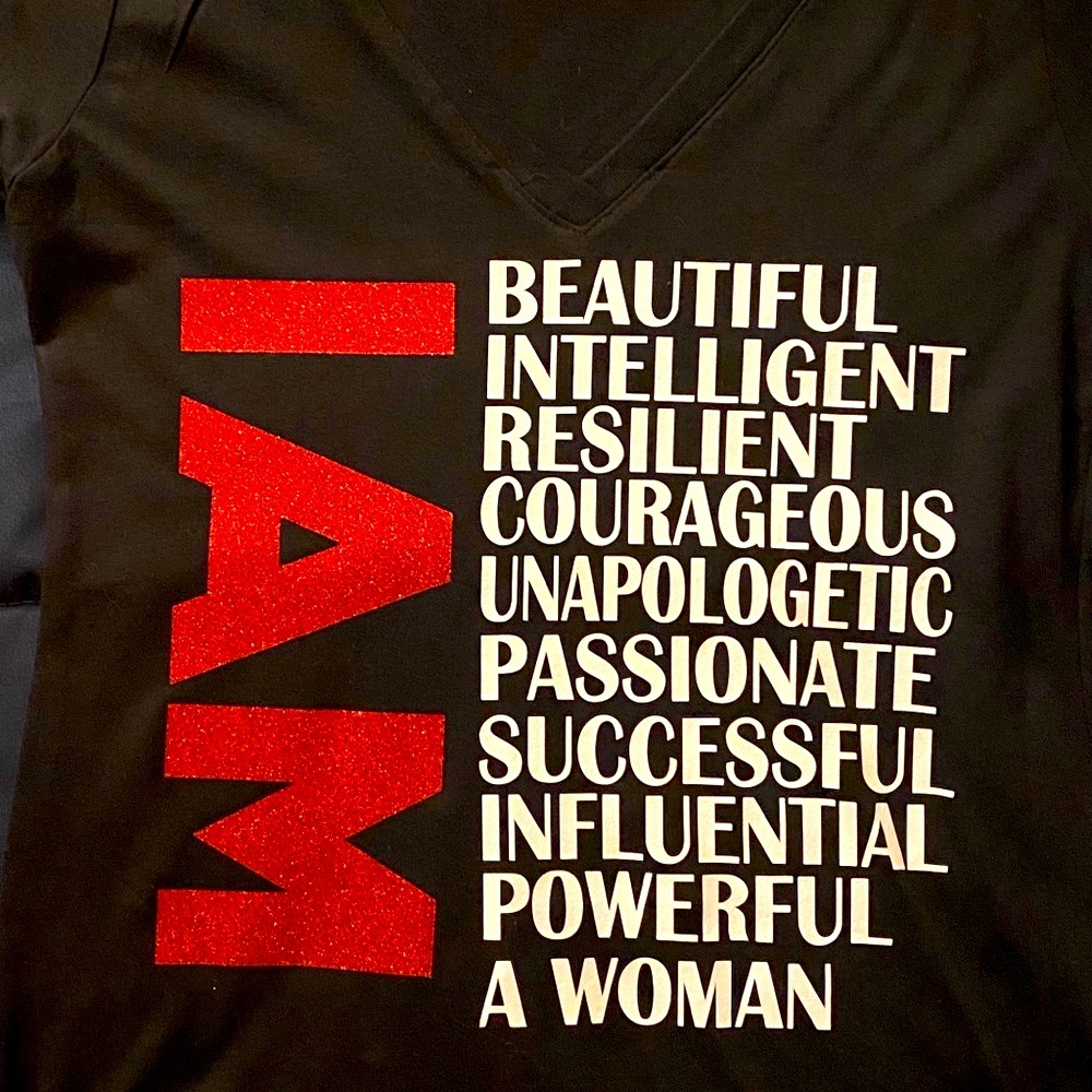 Woman’s T-Shirt, I AM!! In black or white - Picture 2 of 2